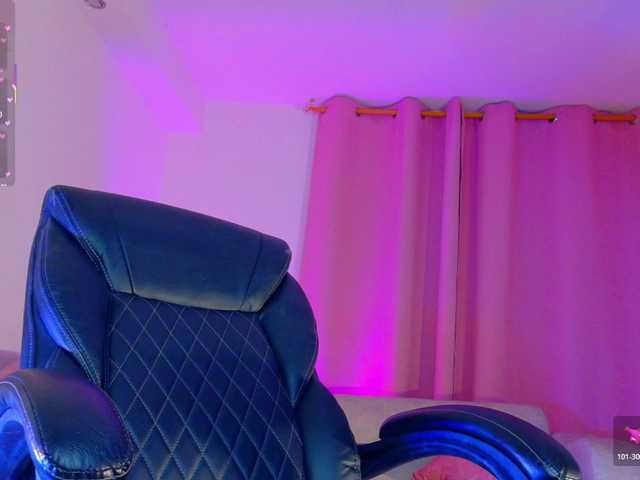 KRISTINCHERRY live cam on BongaCams