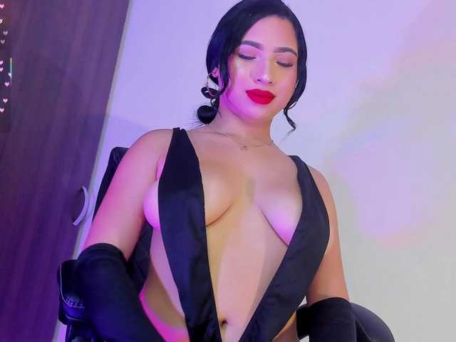 KRISTINCHERRY live cam on BongaCams