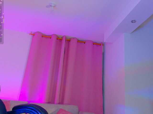 KRISTINCHERRY live cam on BongaCams