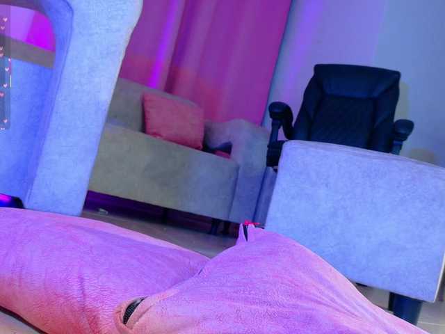 KRISTINCHERRY live cam on BongaCams