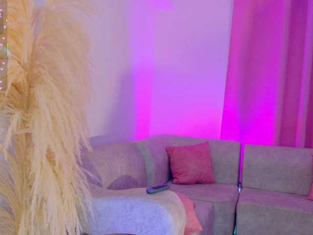 KRISTINCHERRY live cam on BongaCams