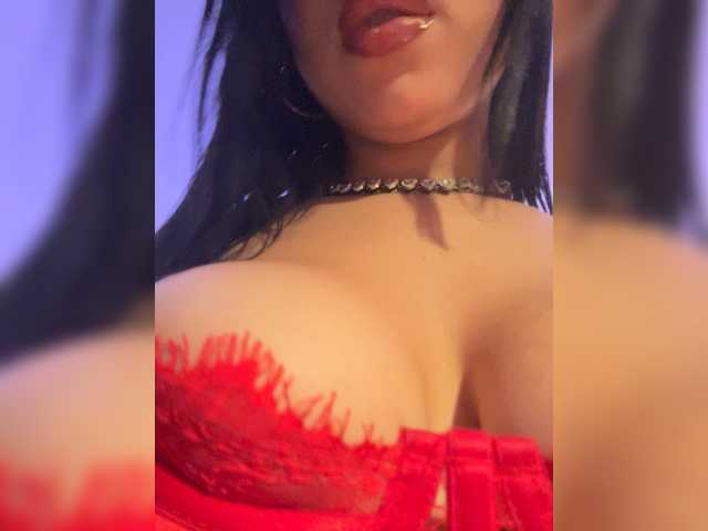 KRISTINCHERRY live cam on BongaCams