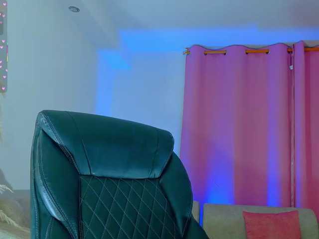 KRISTINCHERRY live cam preview