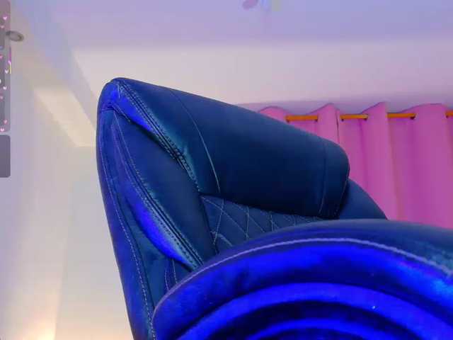 KRISTINCHERRY live cam on BongaCams