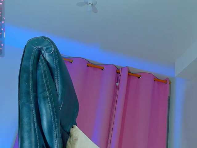 KRISTINCHERRY live cam on BongaCams
