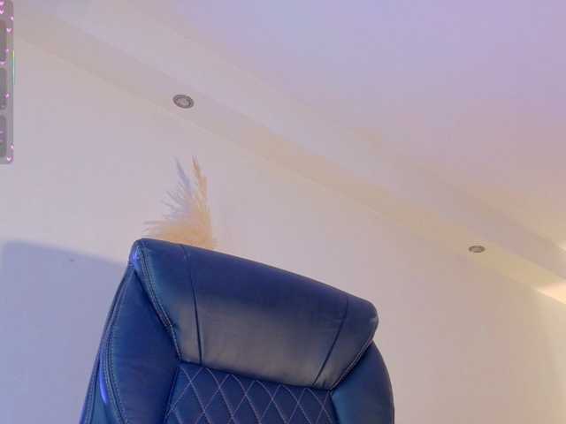 KRISTINCHERRY live cam on BongaCams