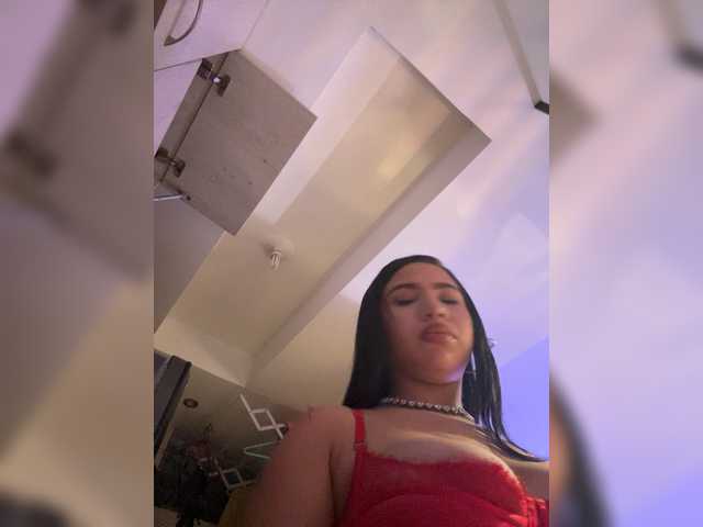 KRISTINCHERRY live cam on BongaCams