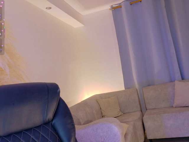 KRISTINCHERRY live cam on BongaCams