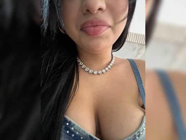 KRISTINCHERRY live cam on BongaCams