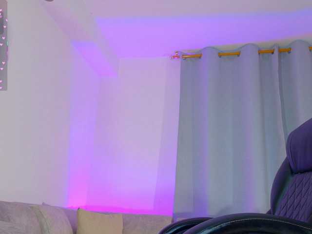 KRISTINCHERRY live cam on BongaCams