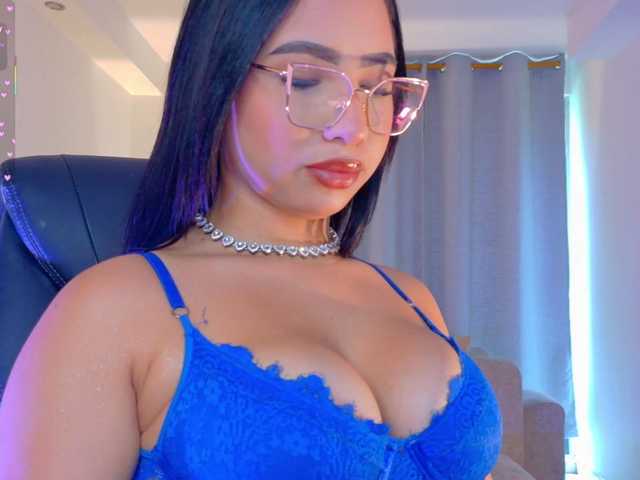 KRISTINCHERRY live cam on BongaCams