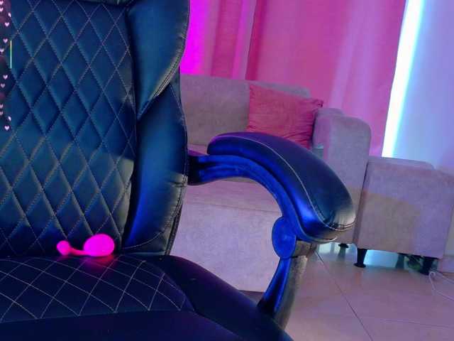 KRISTINCHERRY live cam on BongaCams