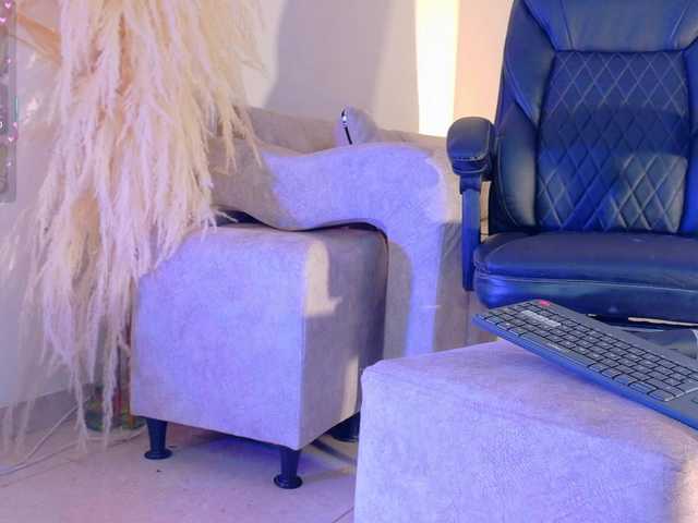 KRISTINCHERRY live cam on BongaCams