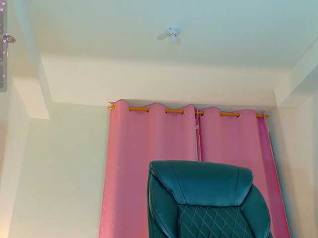 KRISTINCHERRY live cam on BongaCams