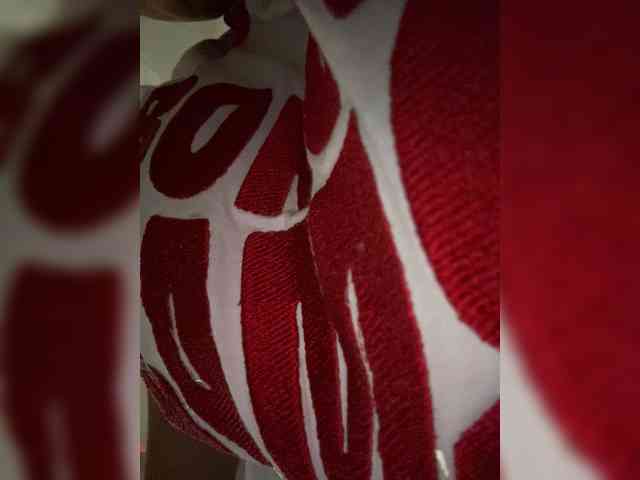 KRISTINCHERRY webcam