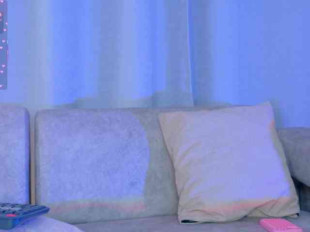 KRISTINCHERRY webcam
