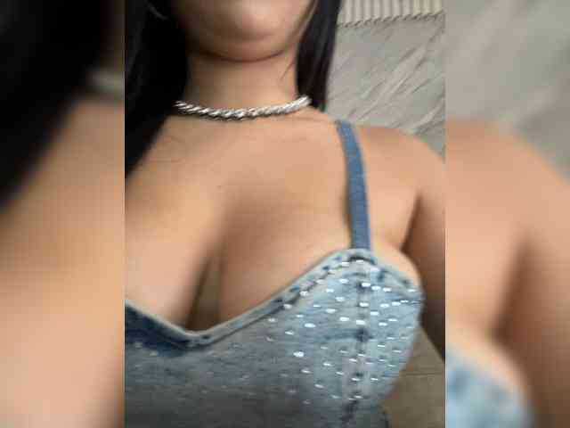 KRISTINCHERRY webcam