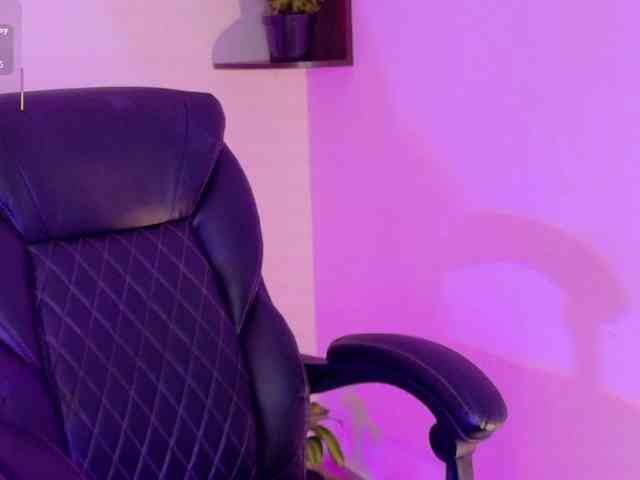 KRISTINCHERRY webcam