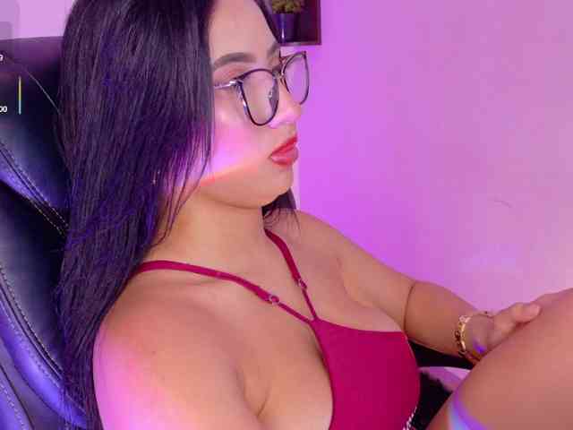 KRISTINCHERRY webcam