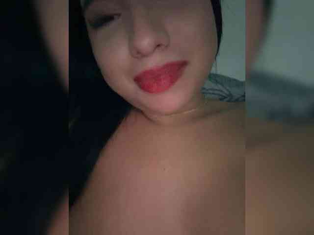 KRISTINCHERRY webcam