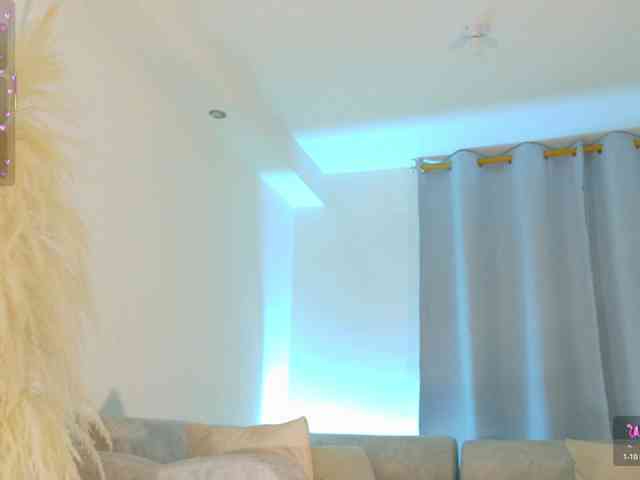 KRISTINCHERRY webcam