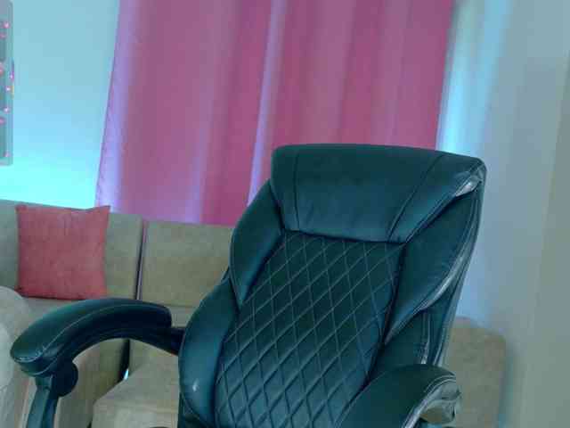 KRISTINCHERRY webcam