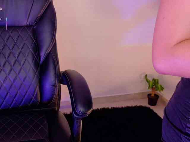 KRISTINCHERRY webcam