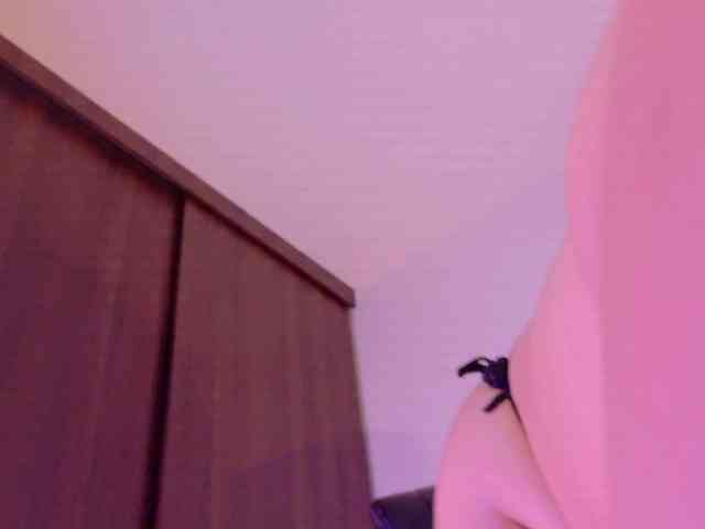 KRISTINCHERRY webcam