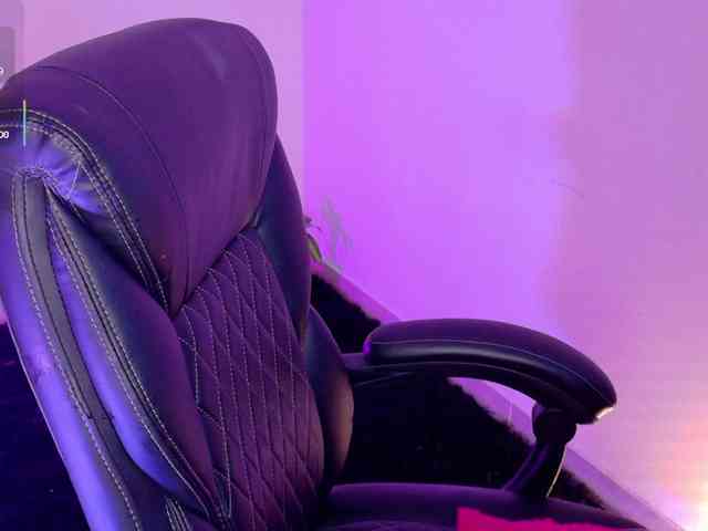 KRISTINCHERRY webcam