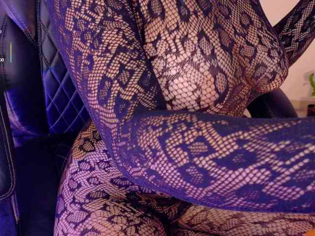 KRISTINCHERRY webcam