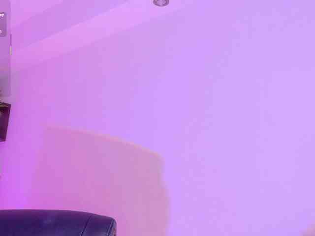 KRISTINCHERRY webcam