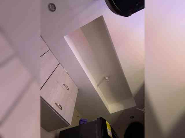 KRISTINCHERRY webcam