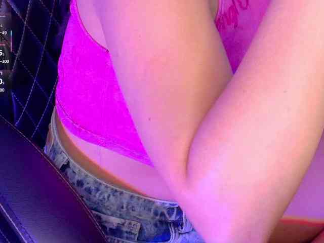 KRISTINCHERRY webcam