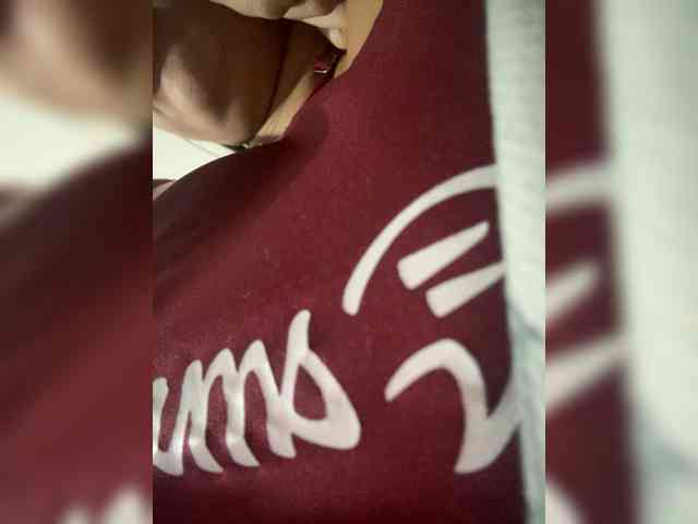 KRISTINCHERRY webcam