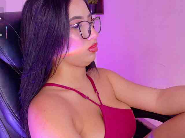 KRISTINCHERRY webcam