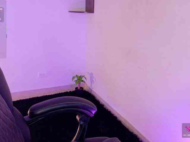 KRISTINCHERRY webcam