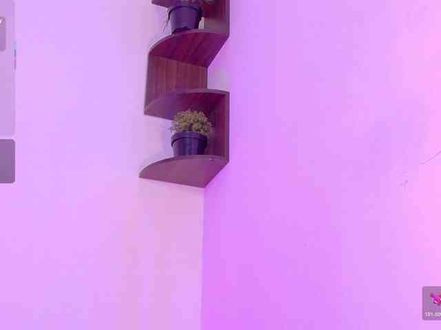 KRISTINCHERRY webcam