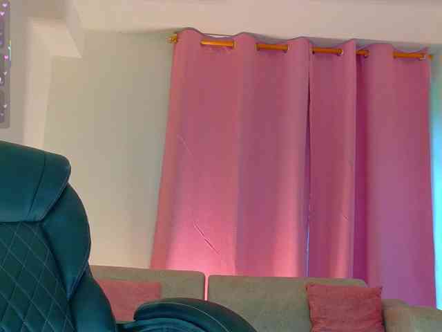 KRISTINCHERRY webcam