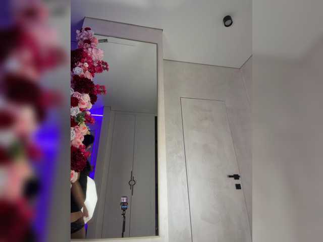 Adel9, en vivo ahora en BongaCams