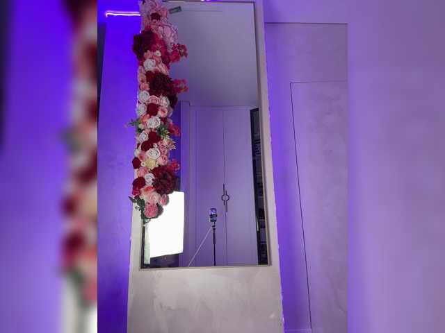 Chat with Adel9 live cam