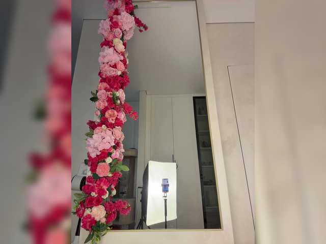 Adel9's BongaCams show and profile