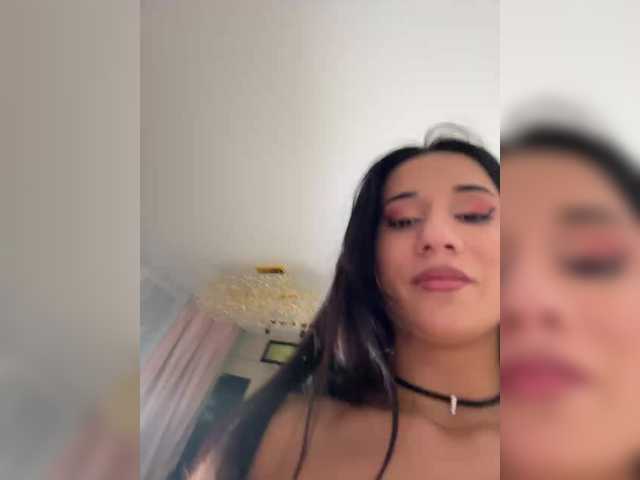 Adel9 live cam