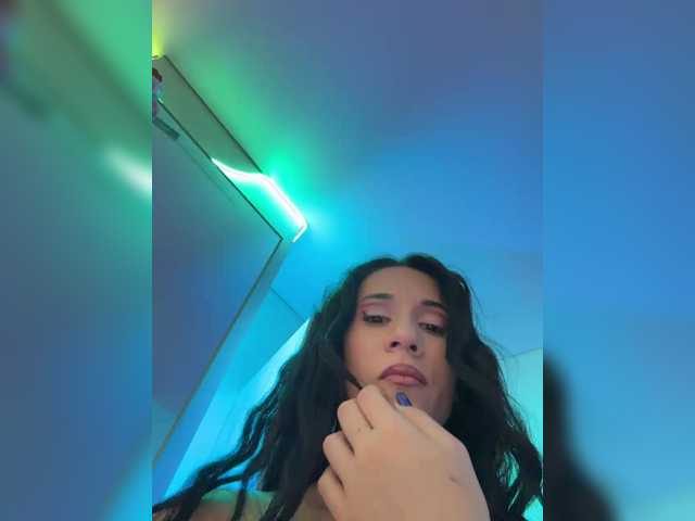 Adel9 — live female cam