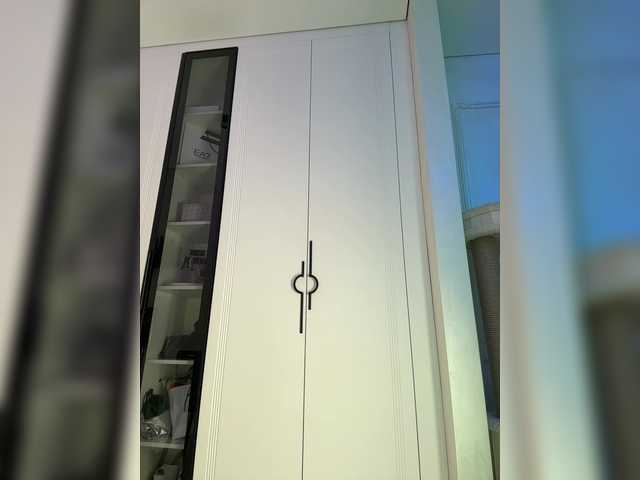 Adel9 — live female cam