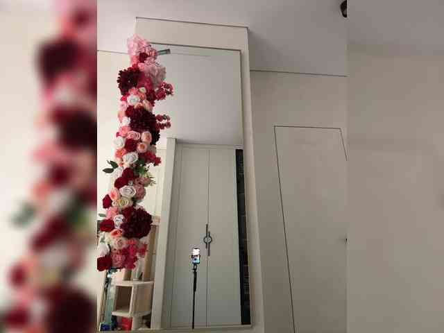 Adel9's webcam live show