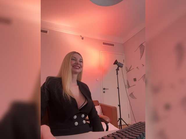 PolinaS, live now on BongaCams