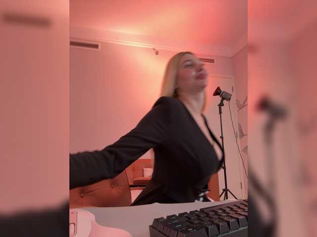 PolinaS, en directo ahora en BongaCams