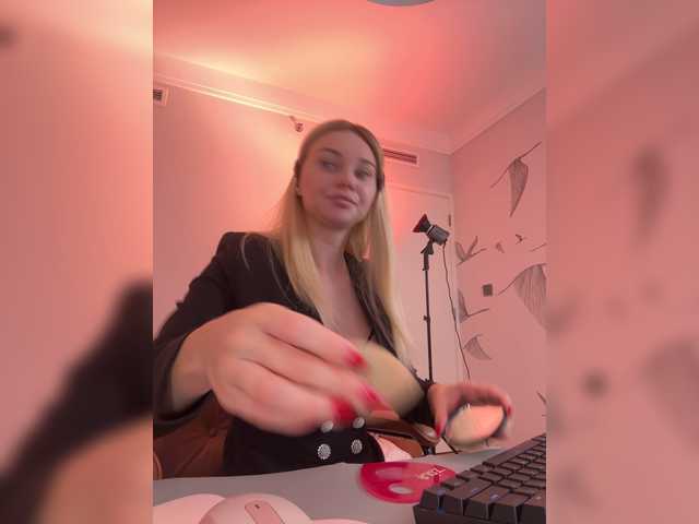 PolinaS, live now on BongaCams