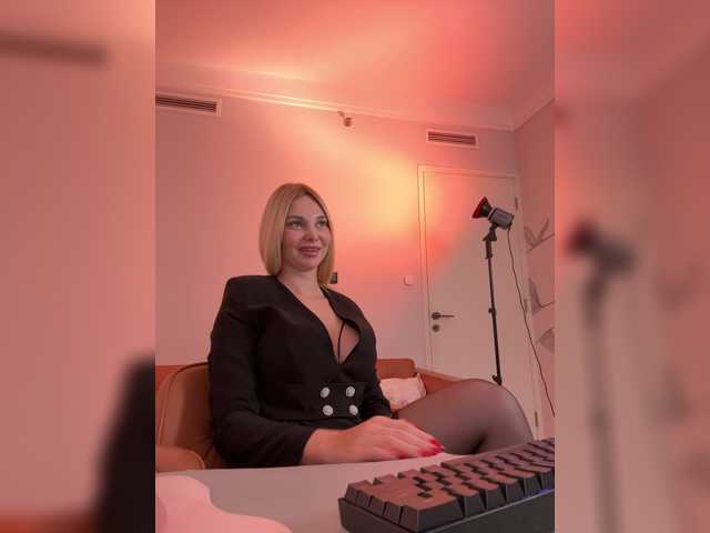 PolinaS, en directo ahora en BongaCams