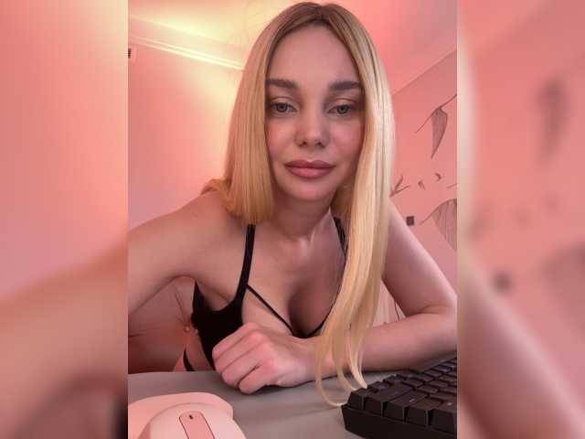 PolinaS, live now on BongaCams